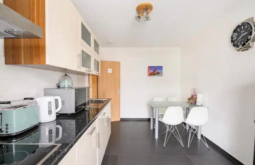 Guenstiges Gruenes Ferienzimmer Mit Separater Moderner Dusche Lorrach Exterior photo