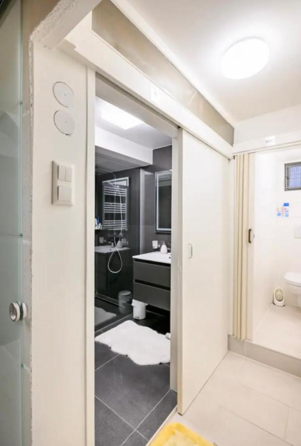 Guenstiges Gruenes Ferienzimmer Mit Separater Moderner Dusche Lorrach Exterior photo