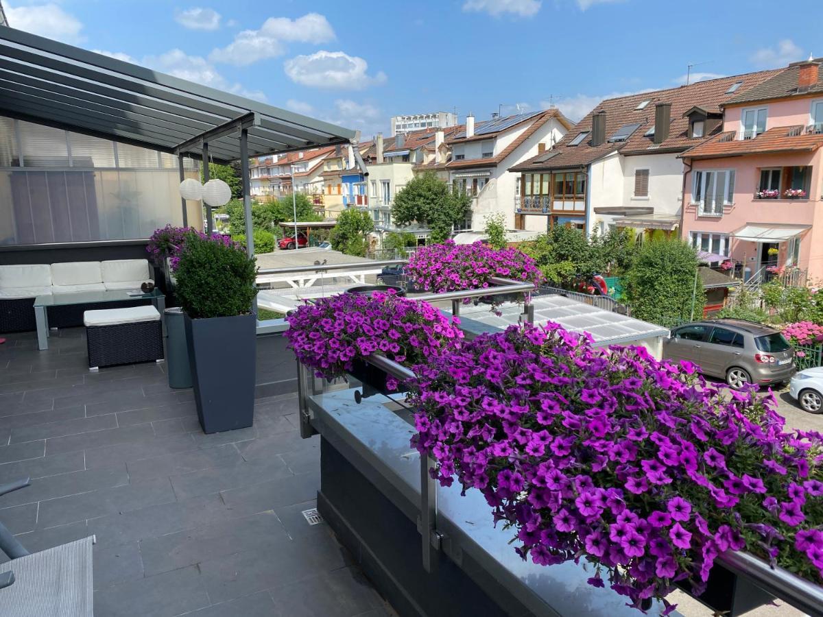 Guenstiges Gruenes Ferienzimmer Mit Separater Moderner Dusche Lorrach Exterior photo