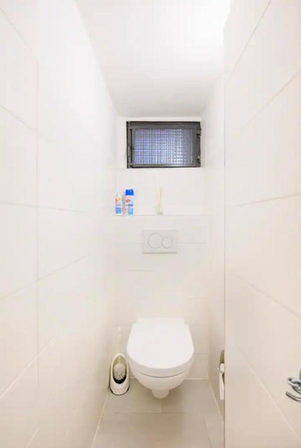 Guenstiges Gruenes Ferienzimmer Mit Separater Moderner Dusche Lorrach Exterior photo